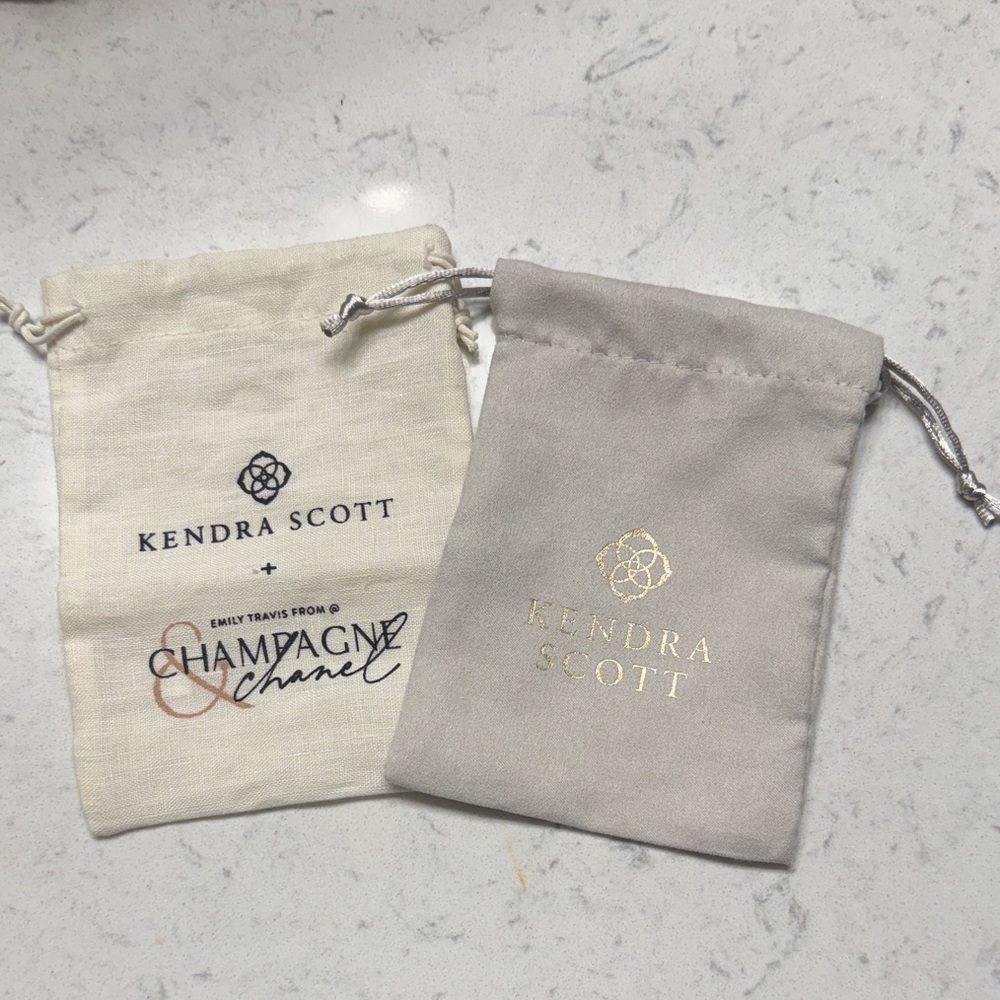 Kendra Scott Cream and Gray Jewelry Pouches